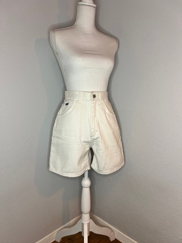 Vintage Lee High-Waisted White Denim Shorts - 2 - White